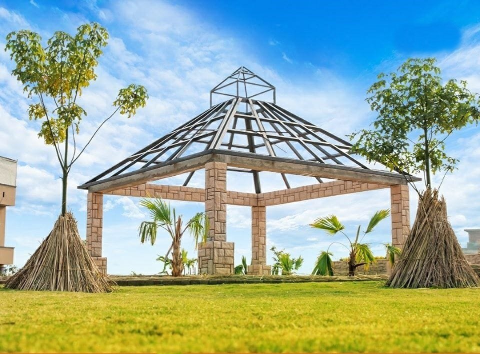 Gulberg Greens 10 Kanal Farmhouse Plot Developed And Possession In A Block For Sale