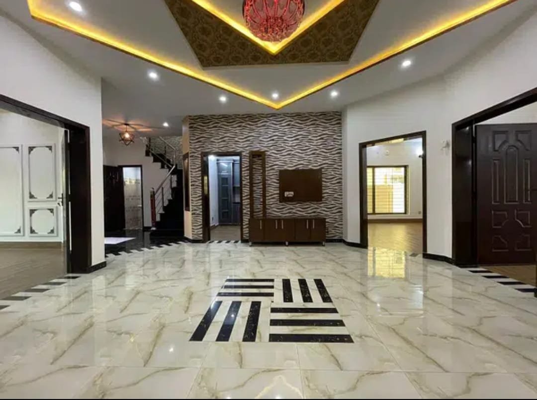 10 Marla Residential House For Sale In Sector C, Bahria Town, Lahore